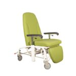 Geriaatriline tool Higos, kesklukustavate ratastega